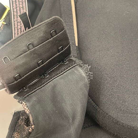 VICTORIA'S SECRET Very Sexy Bra Size 32DD Multi-Way Multi Position Black Lace - Picture 12 of 14